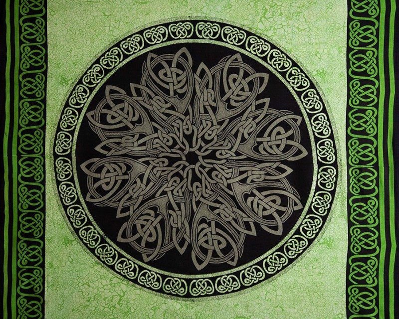 Cotton Celtic Circular Knot Print Tapestry