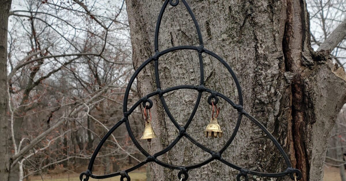 Metal Celtic Knot Wind Chime, Irish Sun Catcher with Bells, Iron Welsh