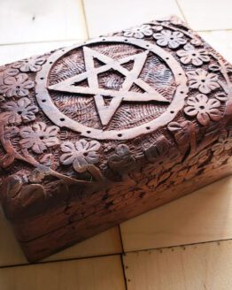 Pentagram Star Wood Celtic Box, Irish Wooden Box, Renaissance Welsh Keepsake Box, Hand Engraved Magic Box, Witch Tarot Card, Wiccan, Pagan