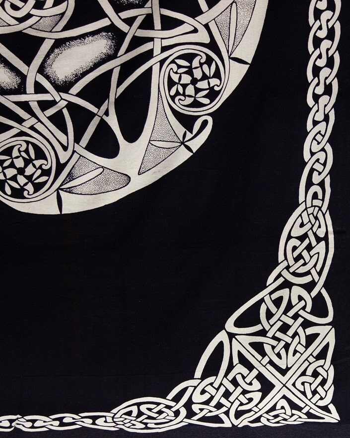 White Celtic Mandala Knot Tapestry, Irish Twin Bed Spread, Renaissance Festival Wall Hanging, Welsh Table Cloth, 100% Cotton Decoration - Image 3