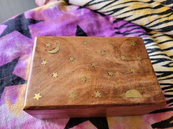 Carved Celestial Wood Celtic Box Metal Inlay, Irish Wooden Box, Welsh Keepsake, Hand Engraved Magic, Witch Tarot Card, Wiccan, Pagan, Brass - Image 2